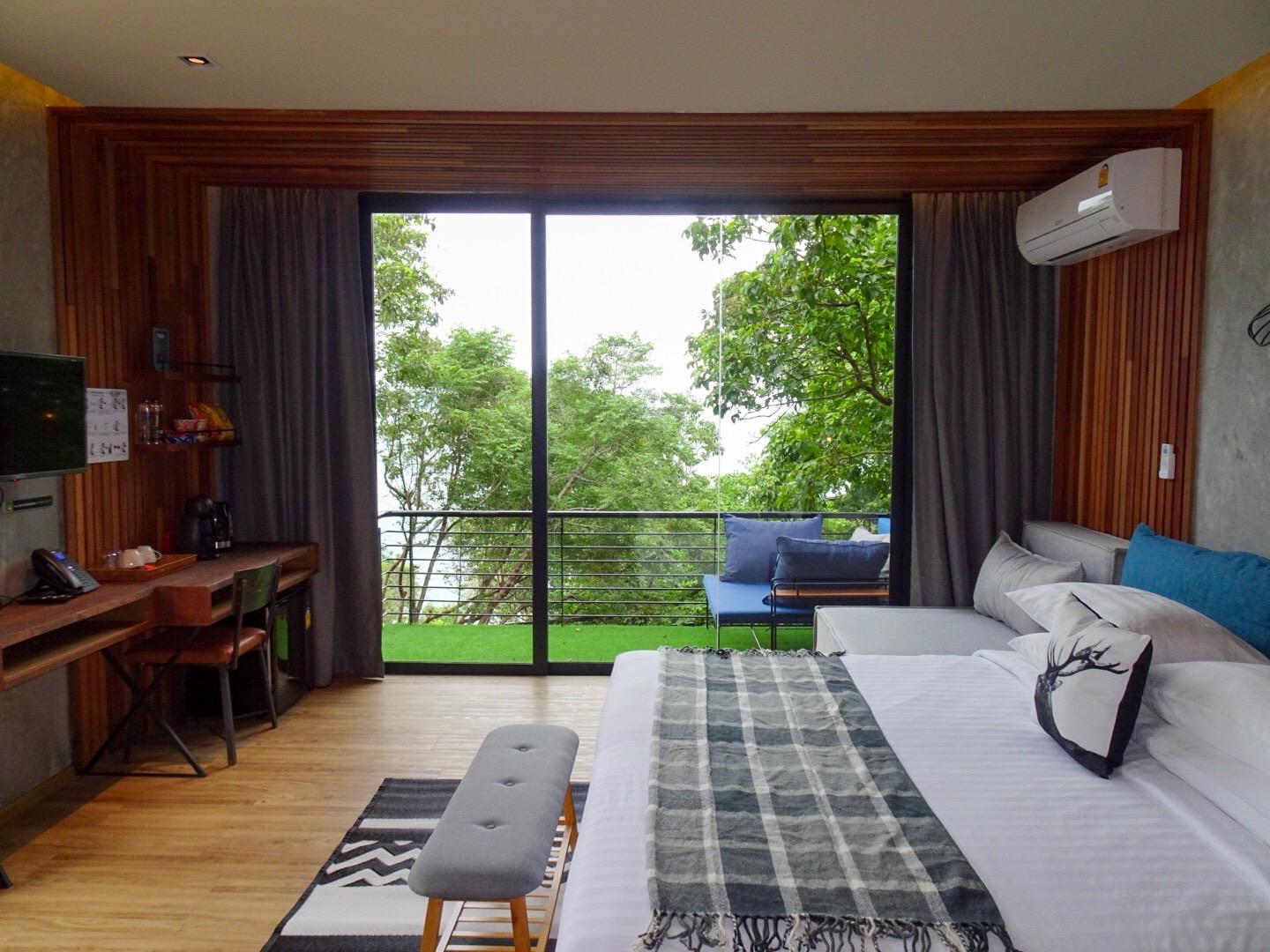 Mountain, Deluxe, King Bed