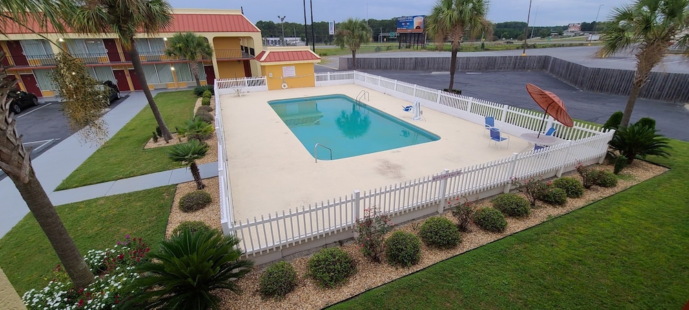 Econo Lodge Tifton 3/19