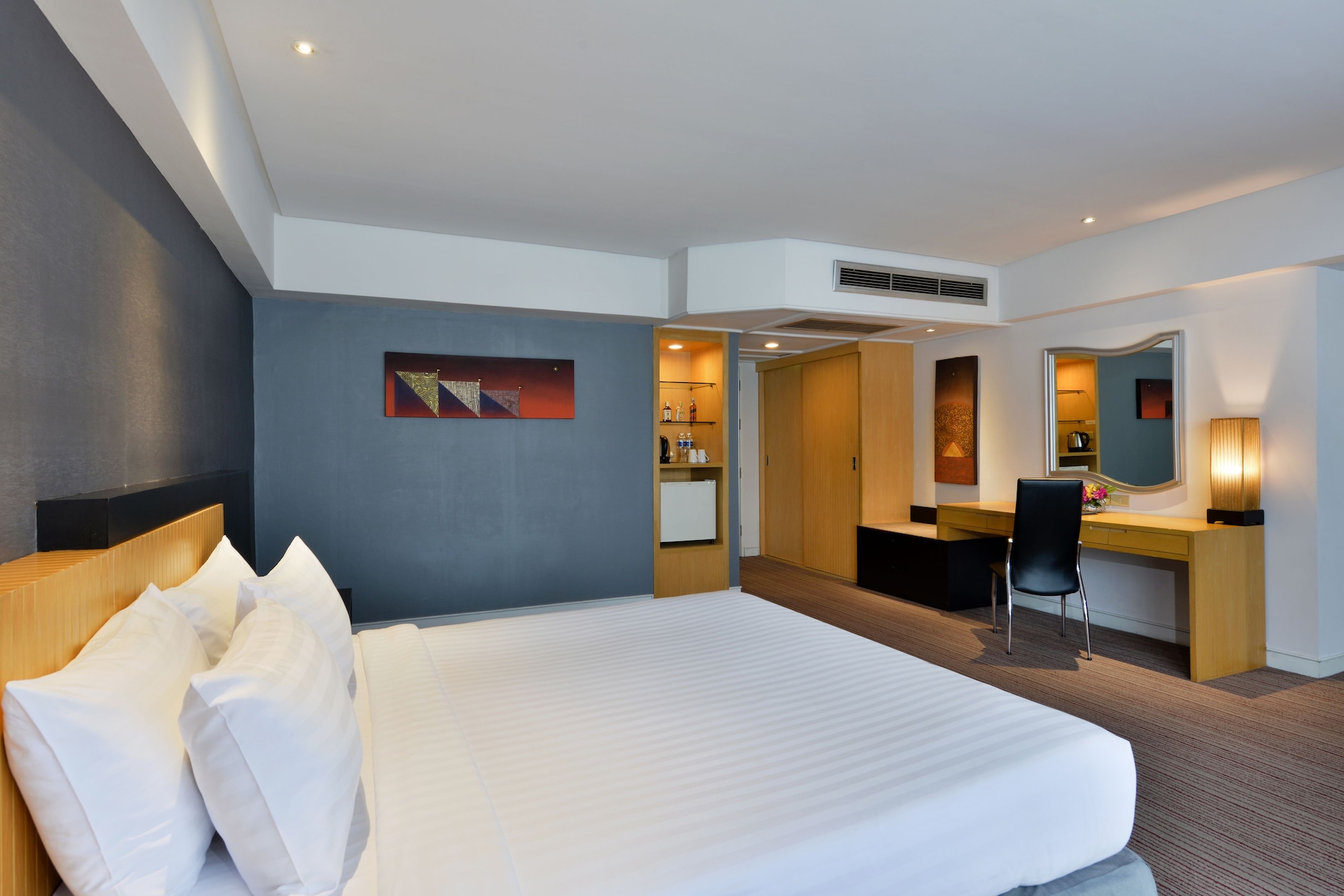 BELAIRE SUITE