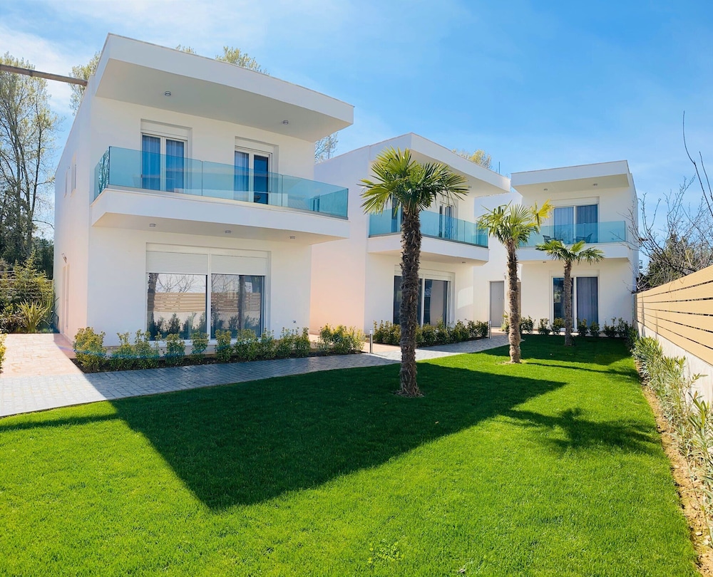 Acrotel Porto Brava Luxury Villas 59/65