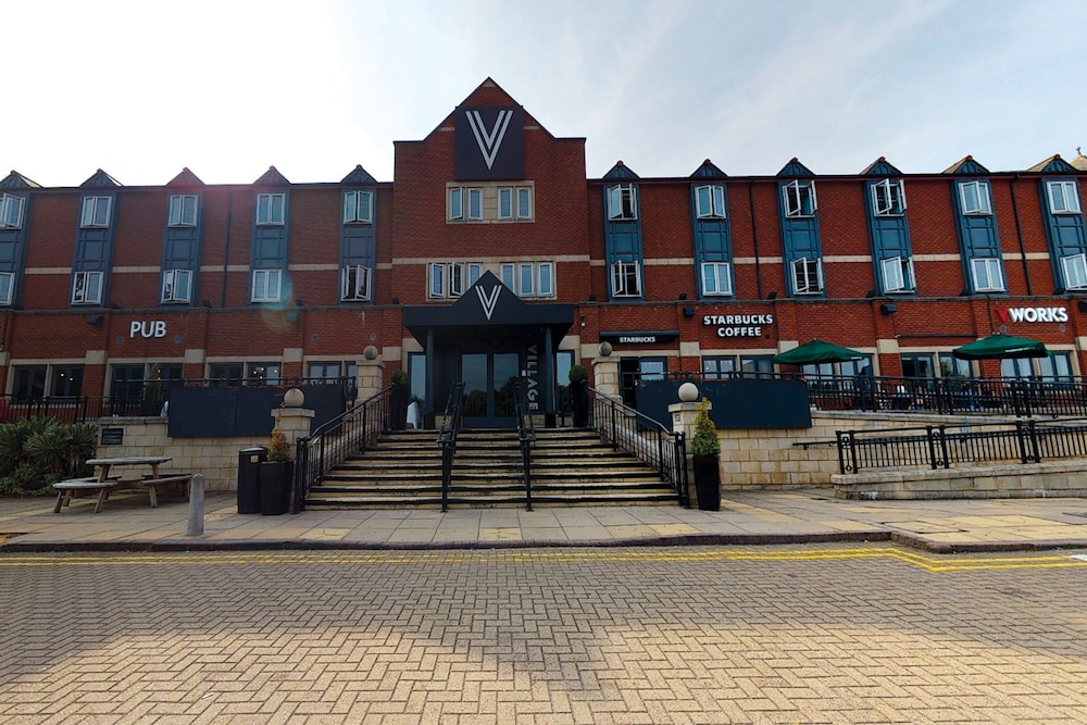 Village Urban Resort Coventry 4/74