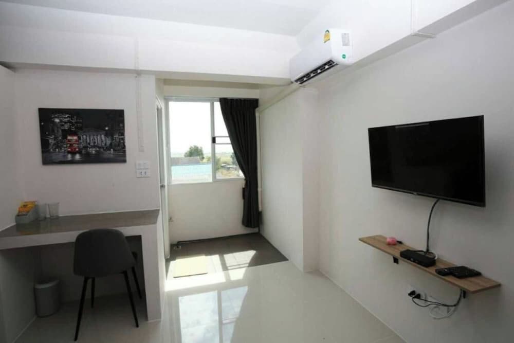 RQ Suvarnabhumi Airport by Collection O 40/45