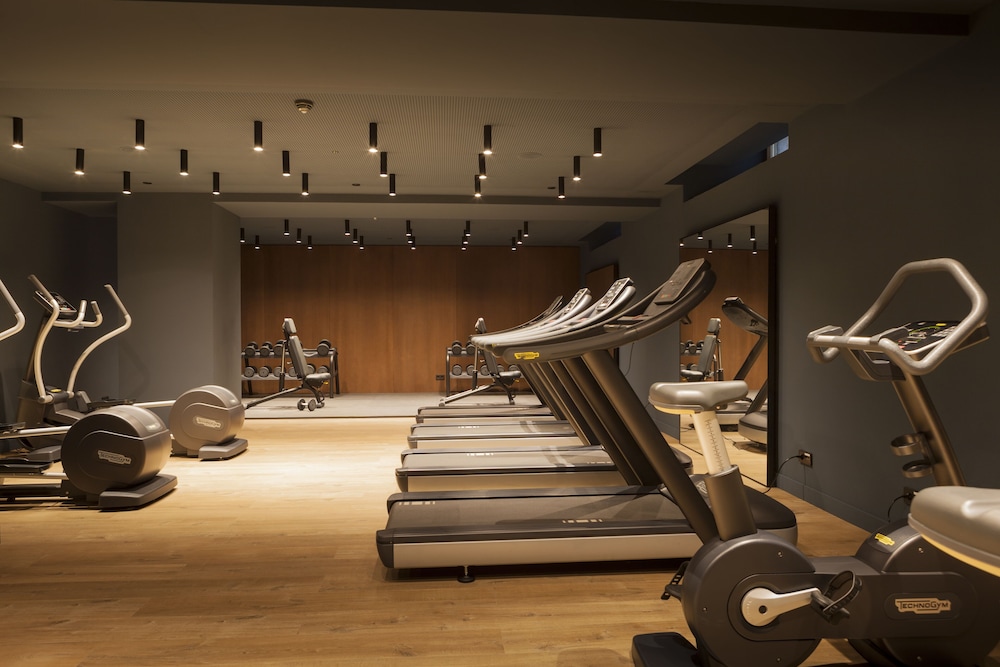 Kozmo Hotel Suites and Spa 28/50