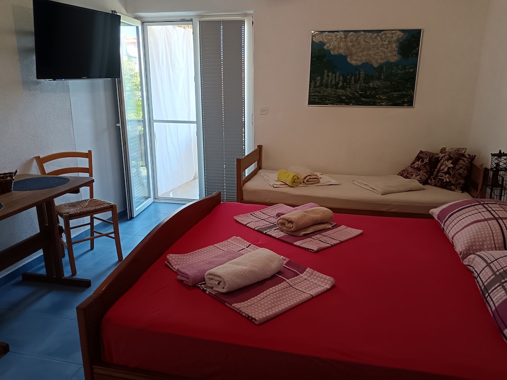 APARTMENTS MORETA 9/50