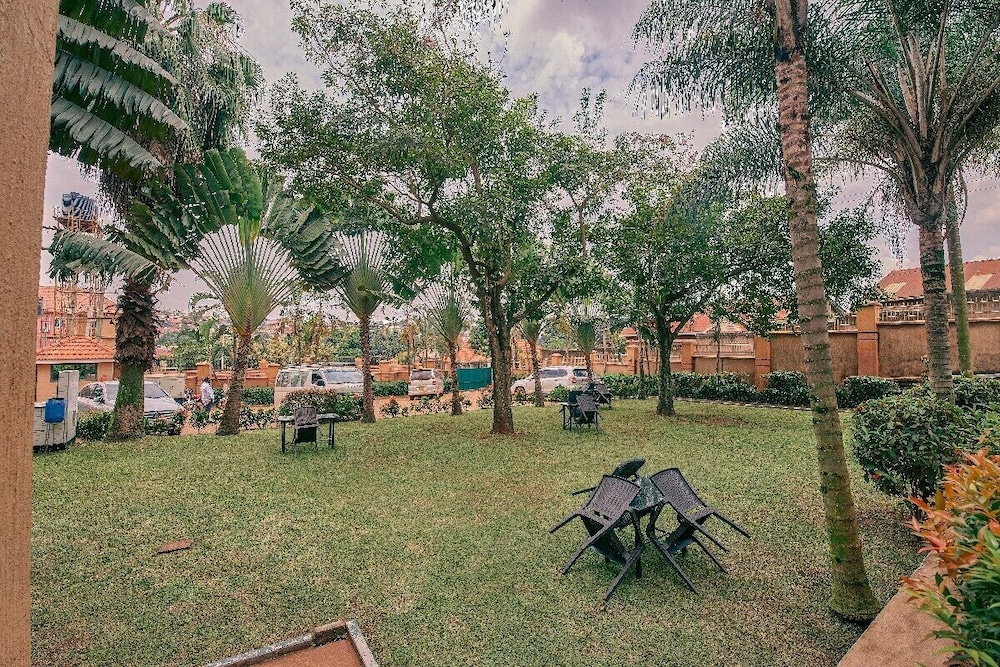 Sheron Hotel 47/51