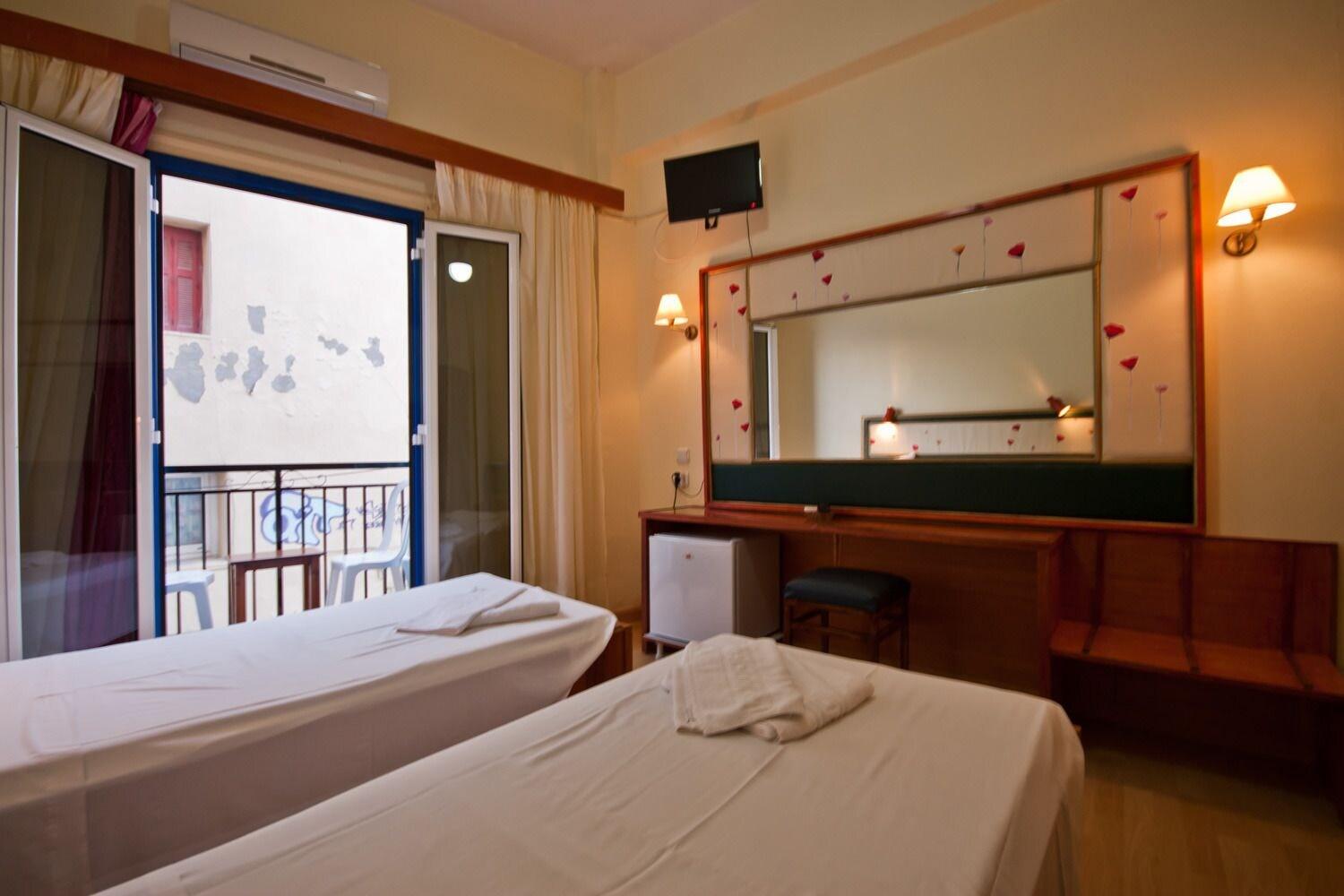 Lucia Hotel 9/47