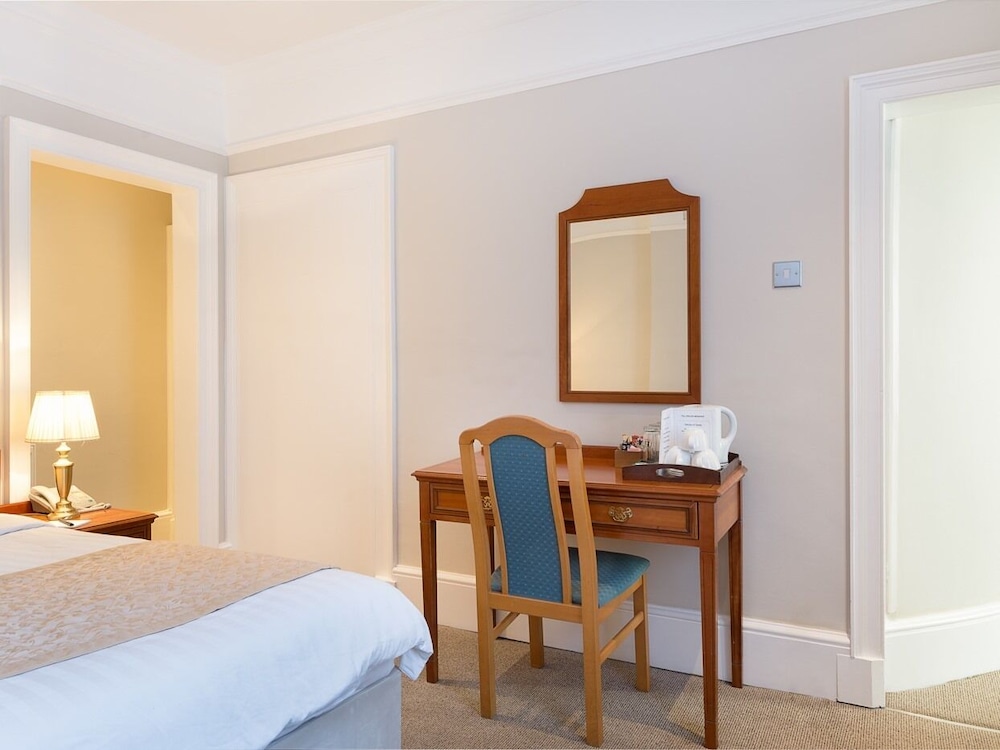 Staunton Hotel 18/65