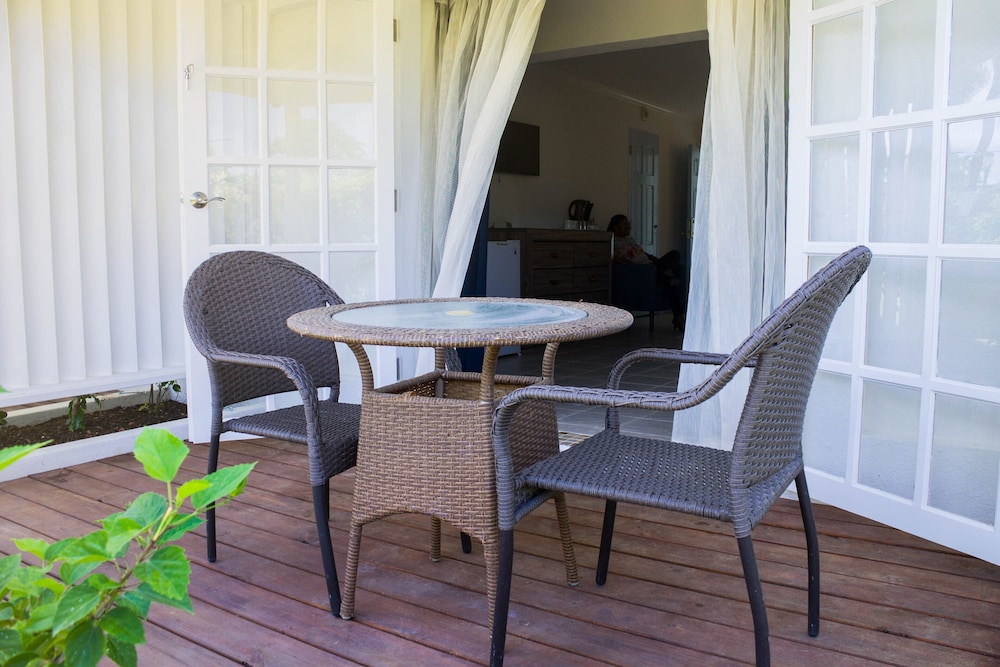 Time Out Hotel Barbados 40/50