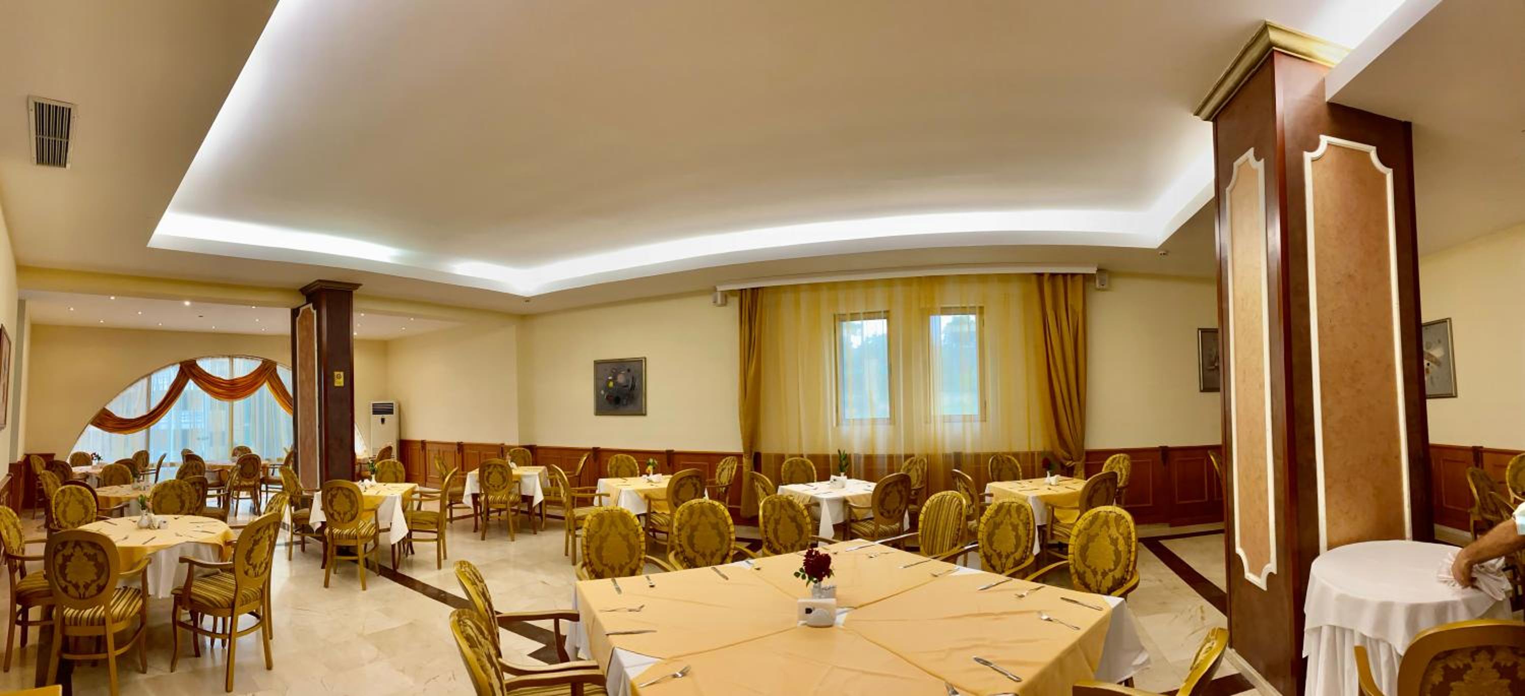 Marina Royal Palace 80/96