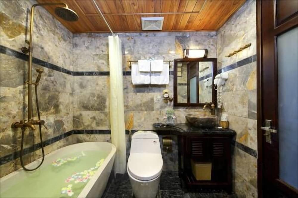 Golden Bell Backpacker Hotel and Pool Bar 59/59