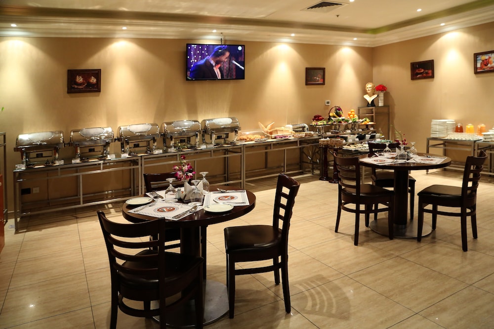Monroe Hotel Bahrain 56/66