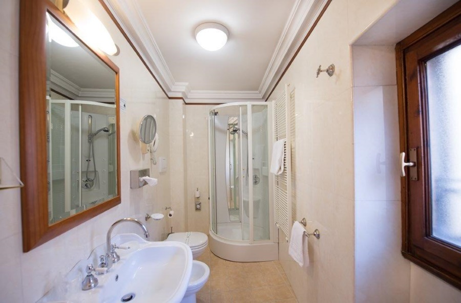 Room, Single, Twin Beds