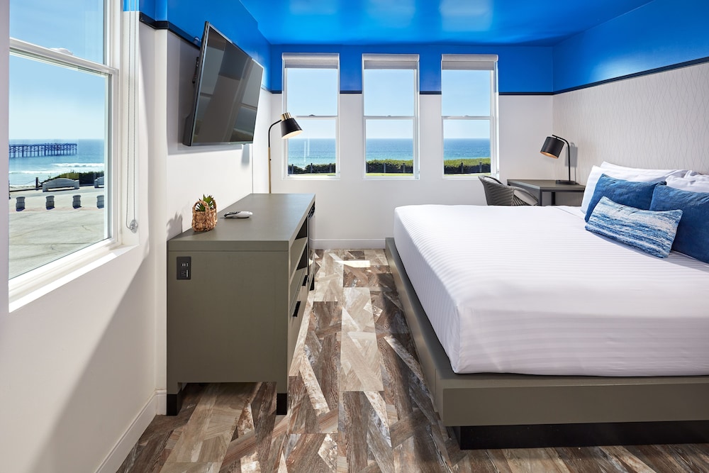 Pacific View Inn 24/59