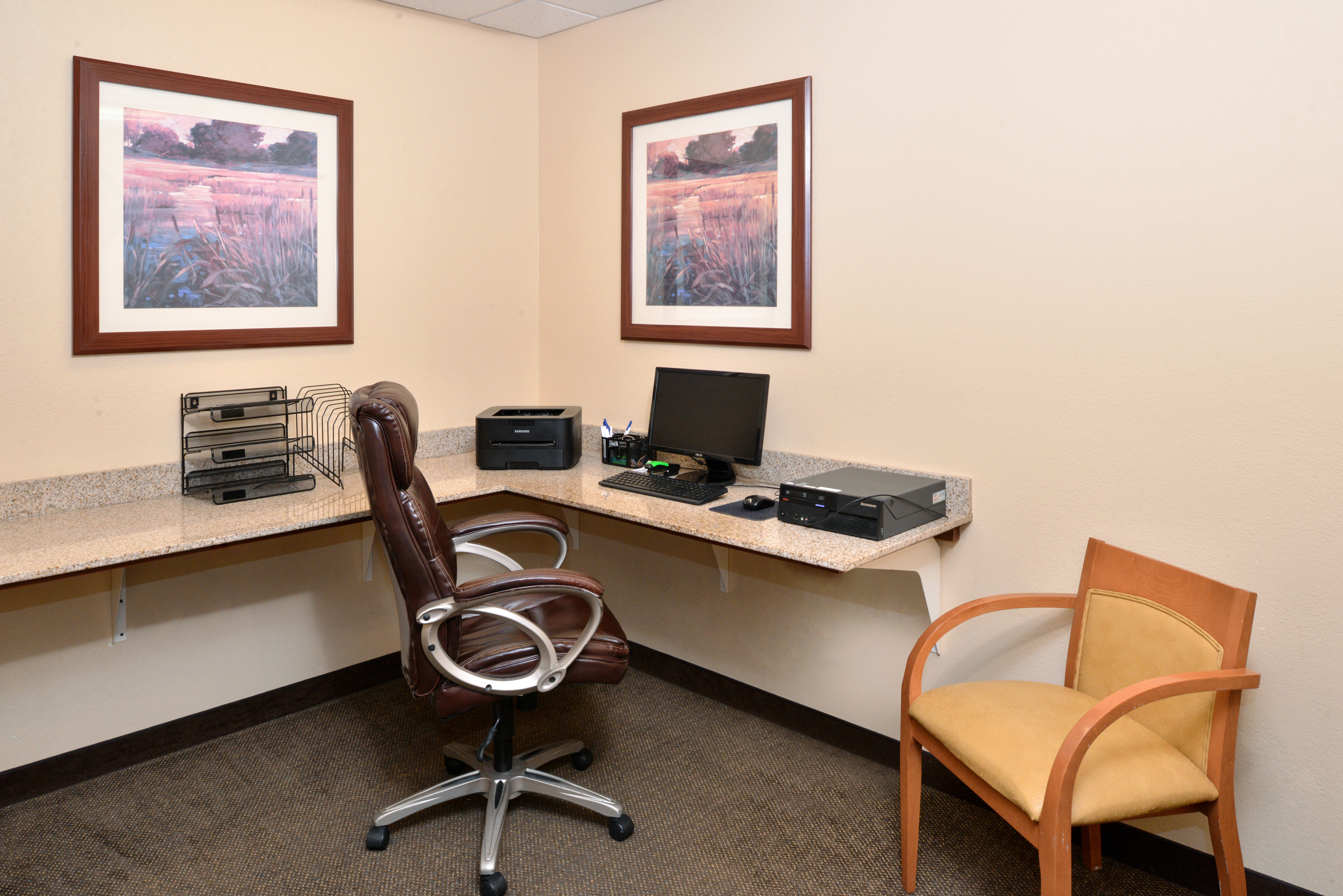 Candlewood Suites Kansas City Northeast 60/73