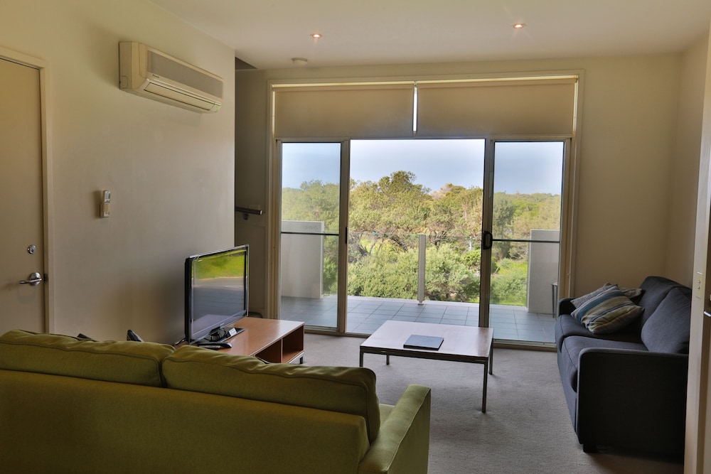 Lady Bay Resort 30/36