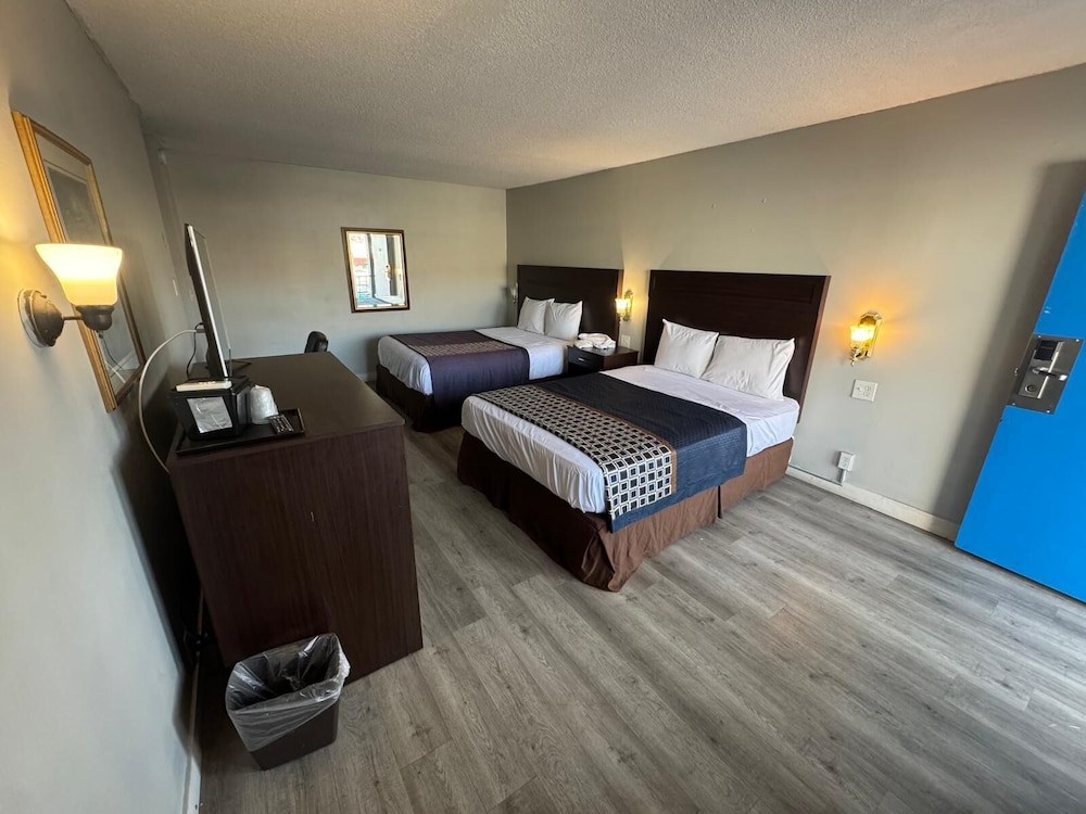 Holiday Lodge Wenatchee 6/42