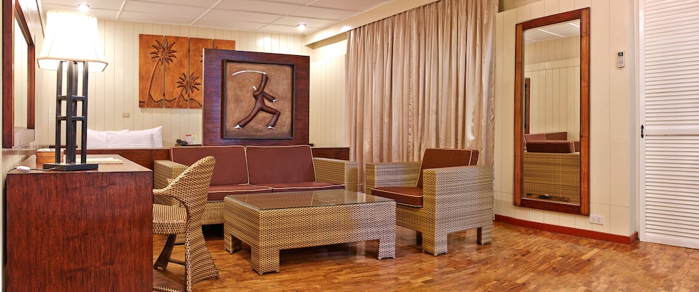 CEBU WHITE SANDS RESORT AND SPA 24/50