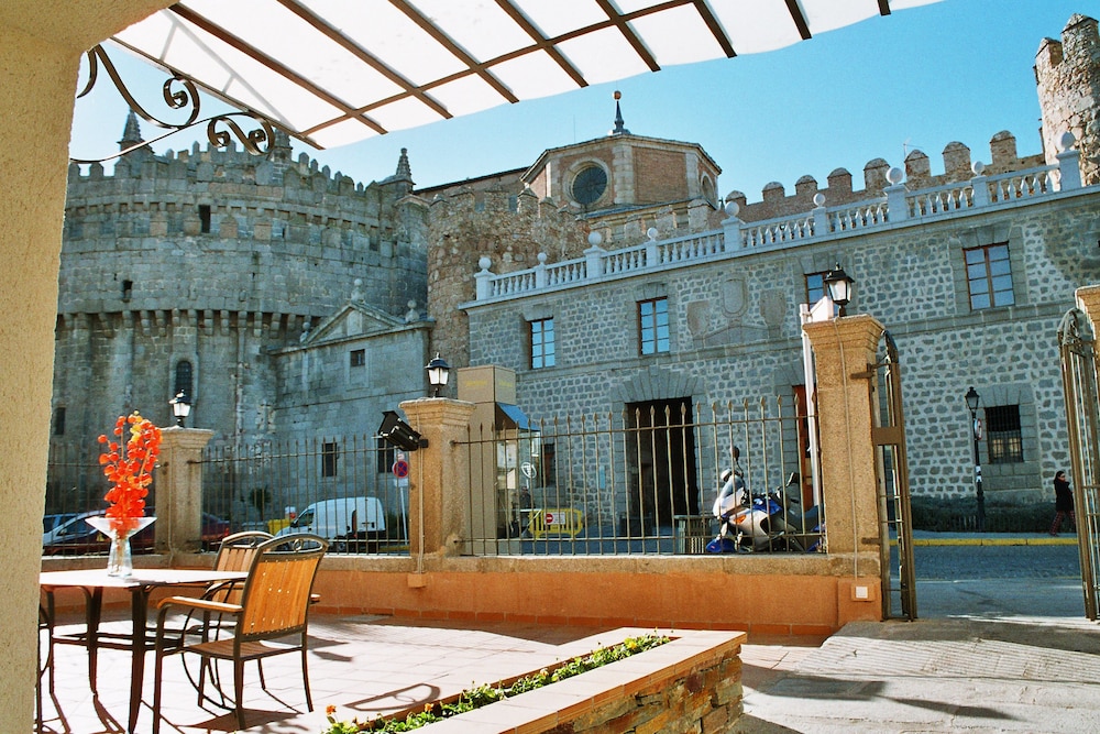 Hostal Restaurante Puerta del Alcázar 55/61