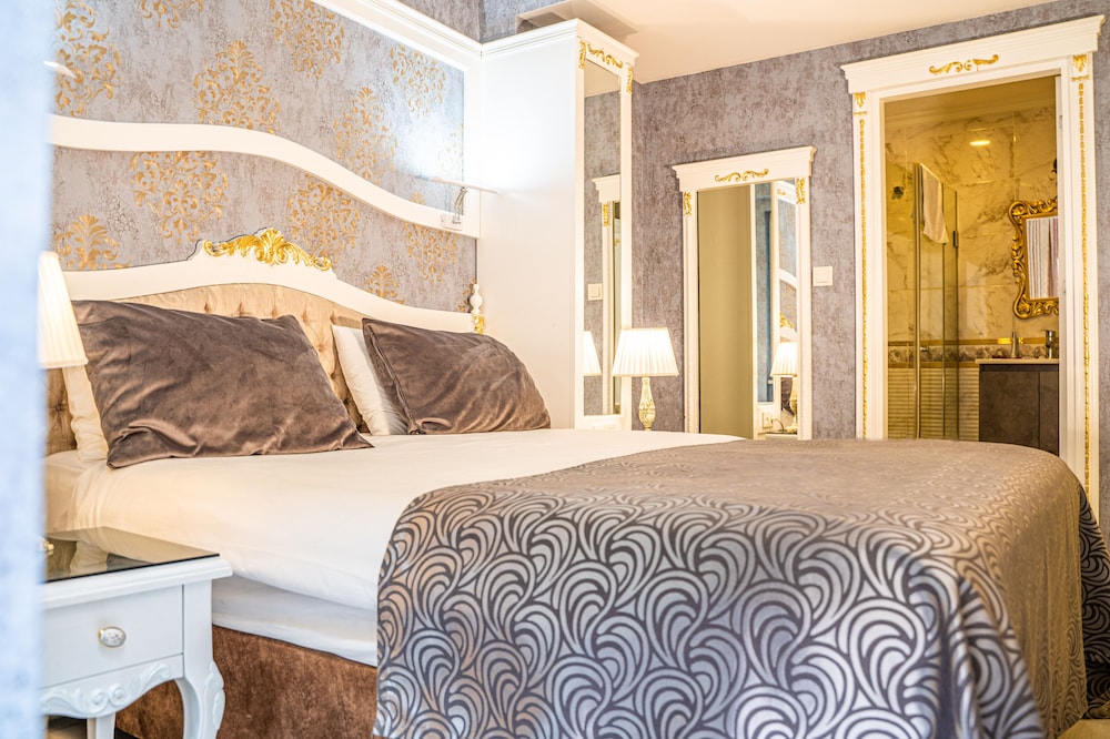LEYENDA HOTEL 11/50