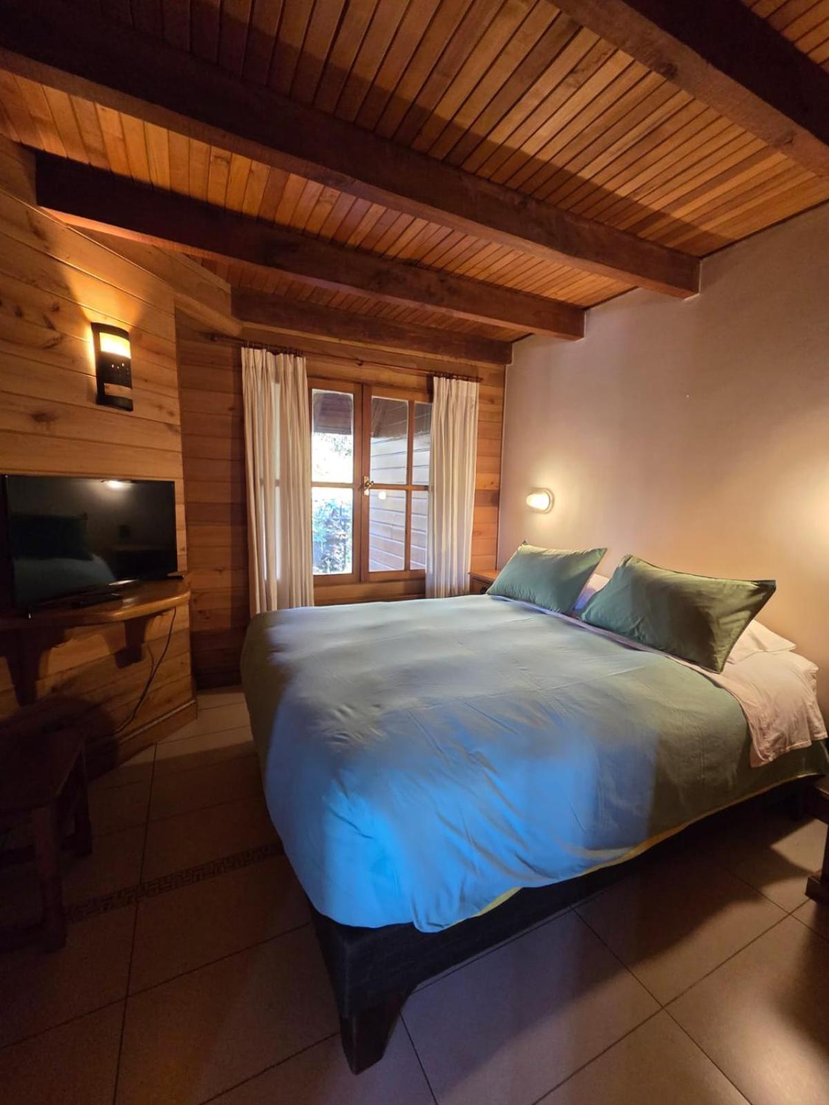 Malalhue Hotel 10/50