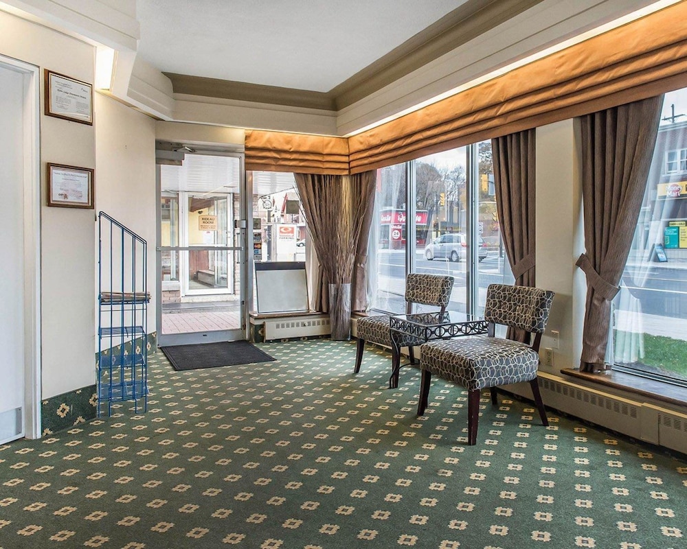 Econo Lodge Downtown Ottawa 34/50