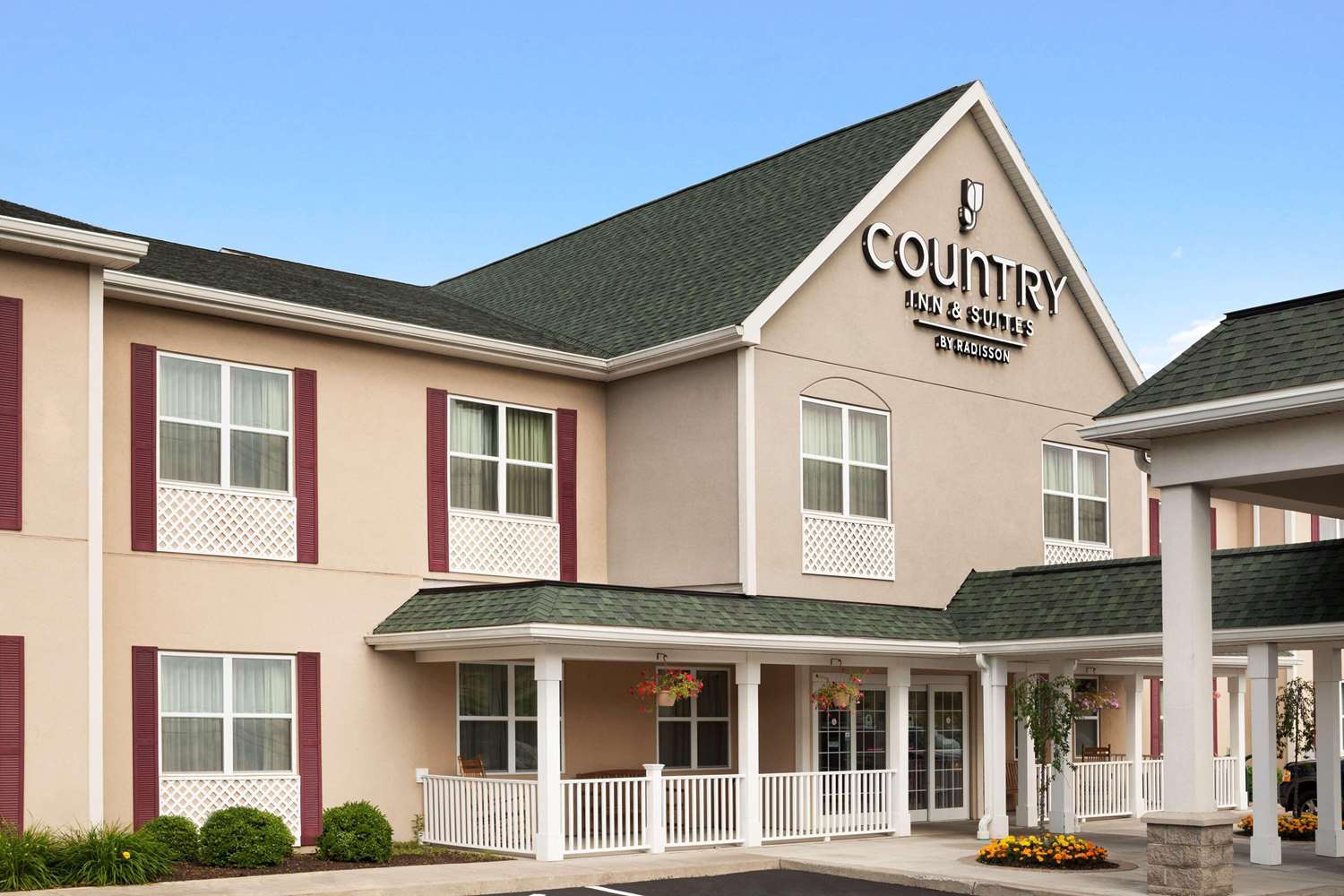 Country Inn & Suites By Radisson Ithaca NY 1/8