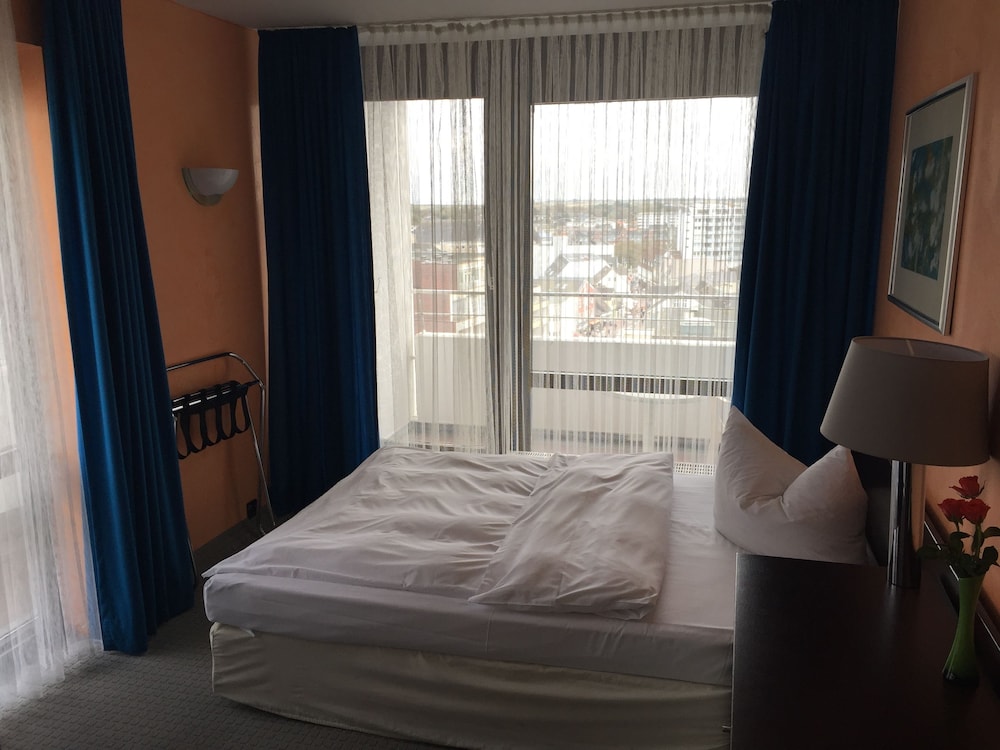 TOP CountryLine Hotel Roth 5/38