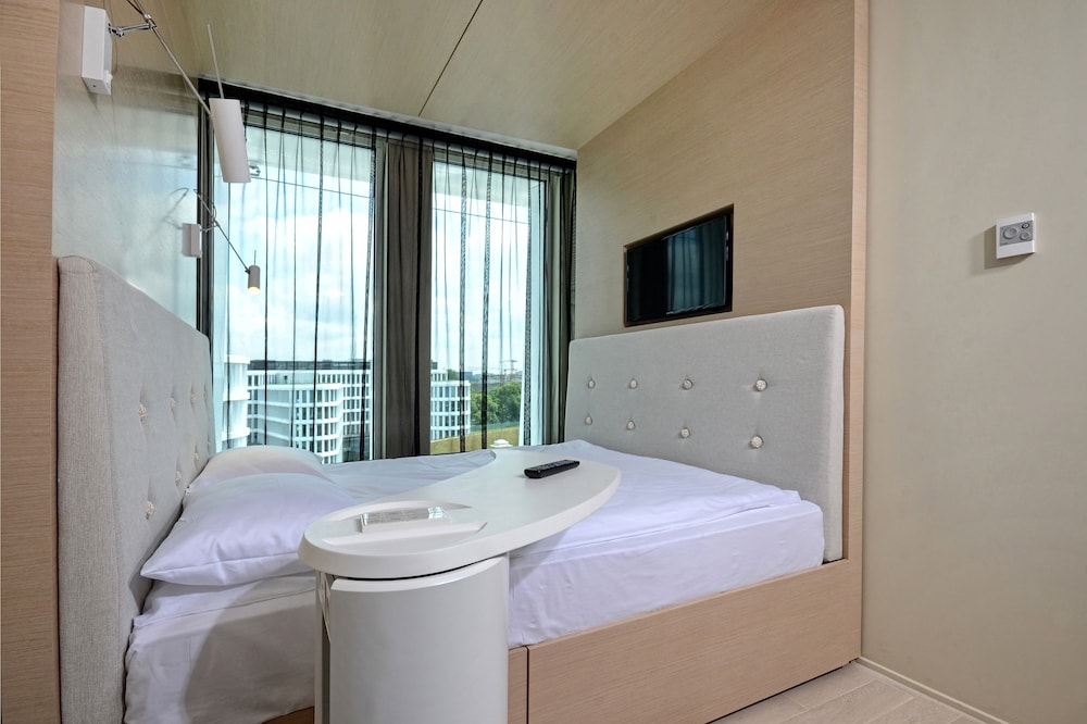 SOUND GARDEN HOTEL AIRPORT 27/38