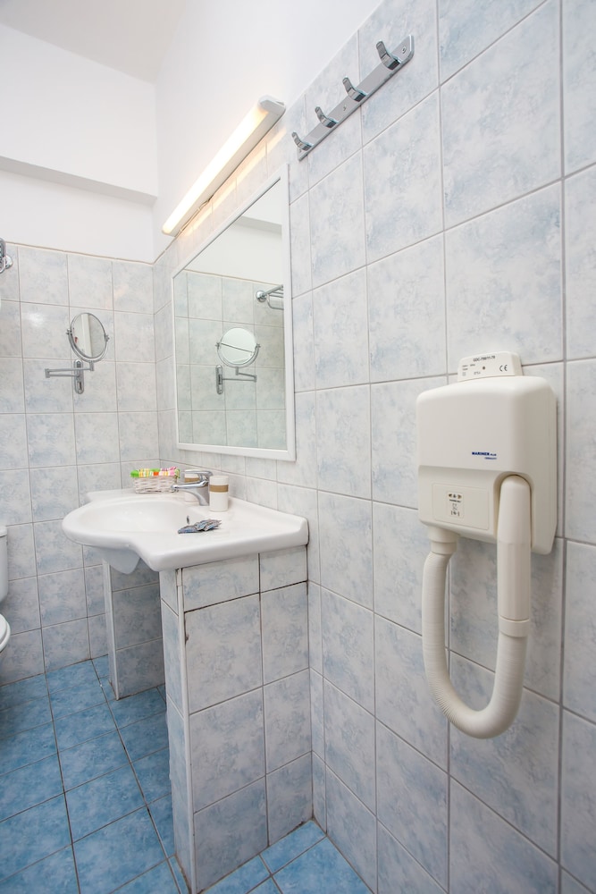 Mon Repos Hotel 49/50