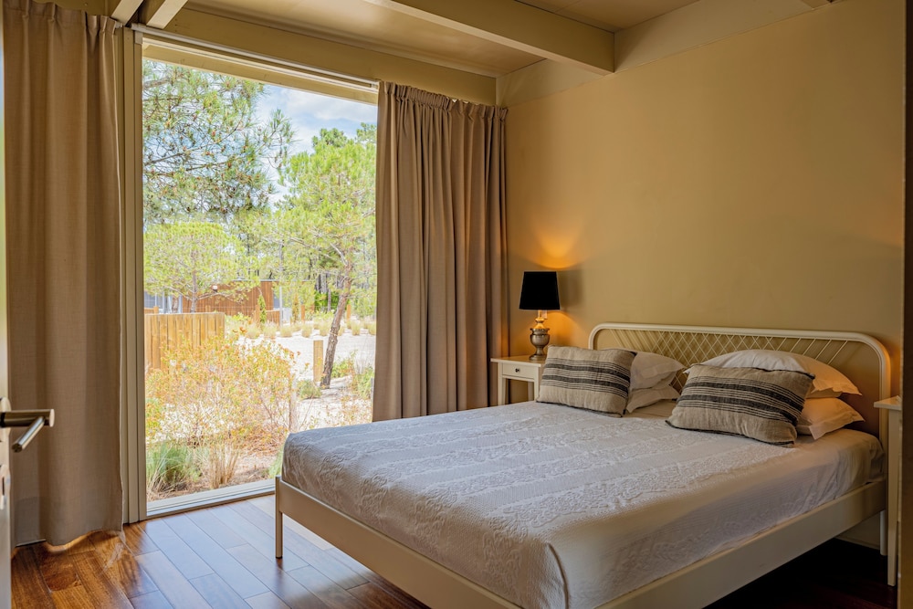 3 Bedrooms, Town House, 1 Double and 4 Single Beds