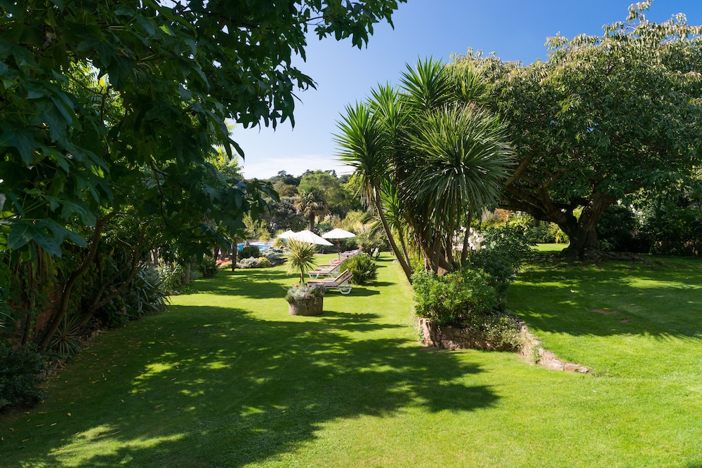St Brelades Bay Hotel 54/59