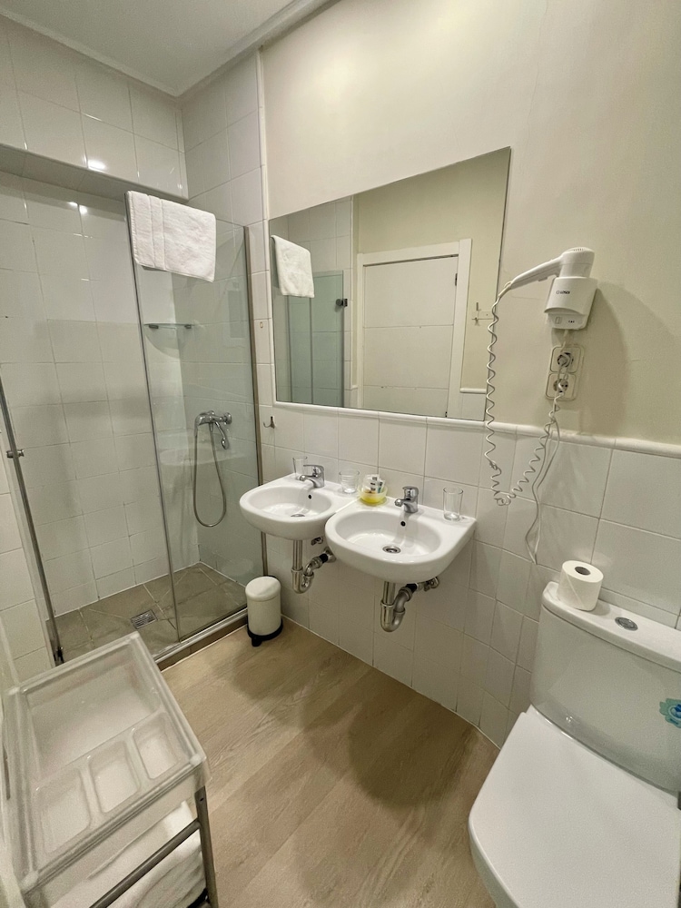 Hostal Madrid 48/50
