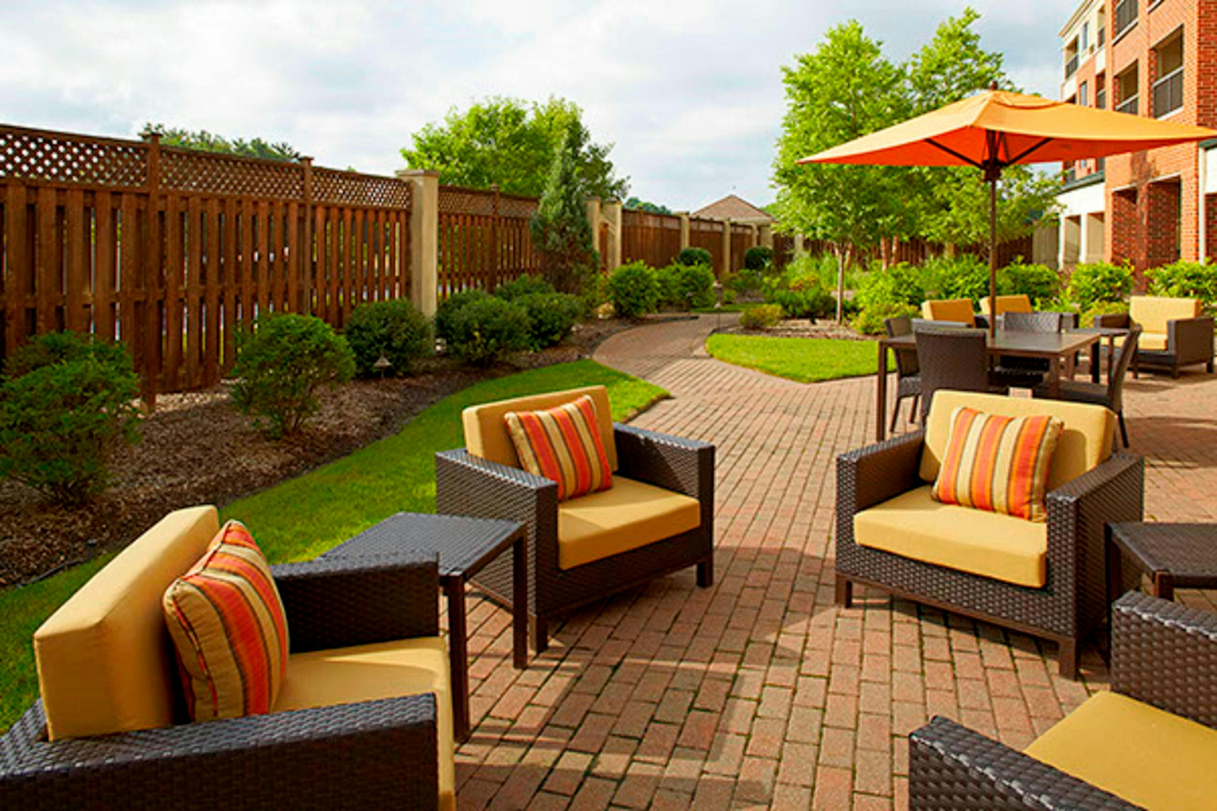 Courtyard Akron Stow 19/33