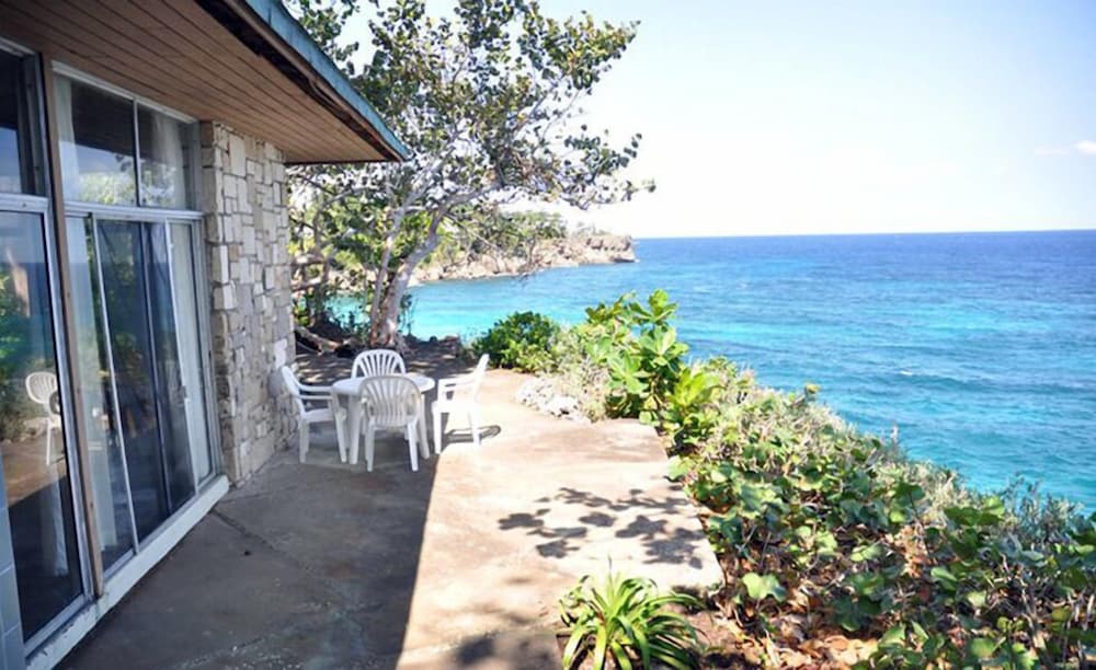 Frenchmans Cove 4/72