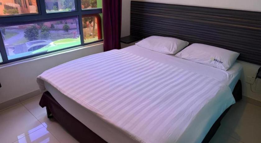 DARLENE HOTEL 29/50