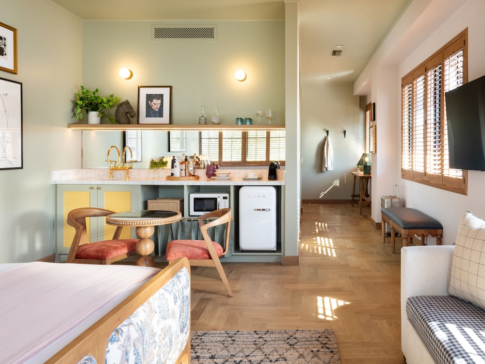 Palihouse Hyde Park Village 35/50