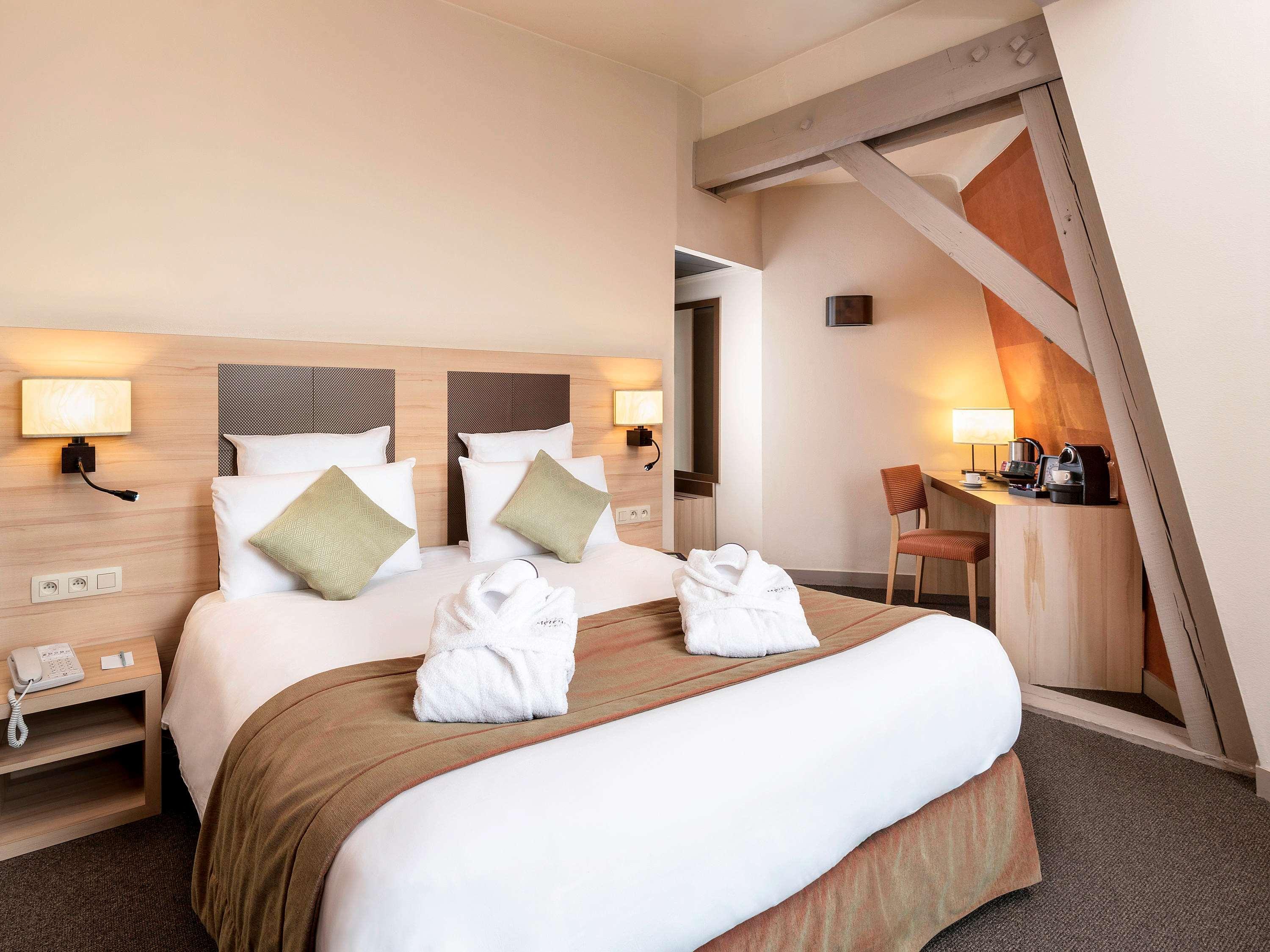 STANDARD, DOUBLE BED