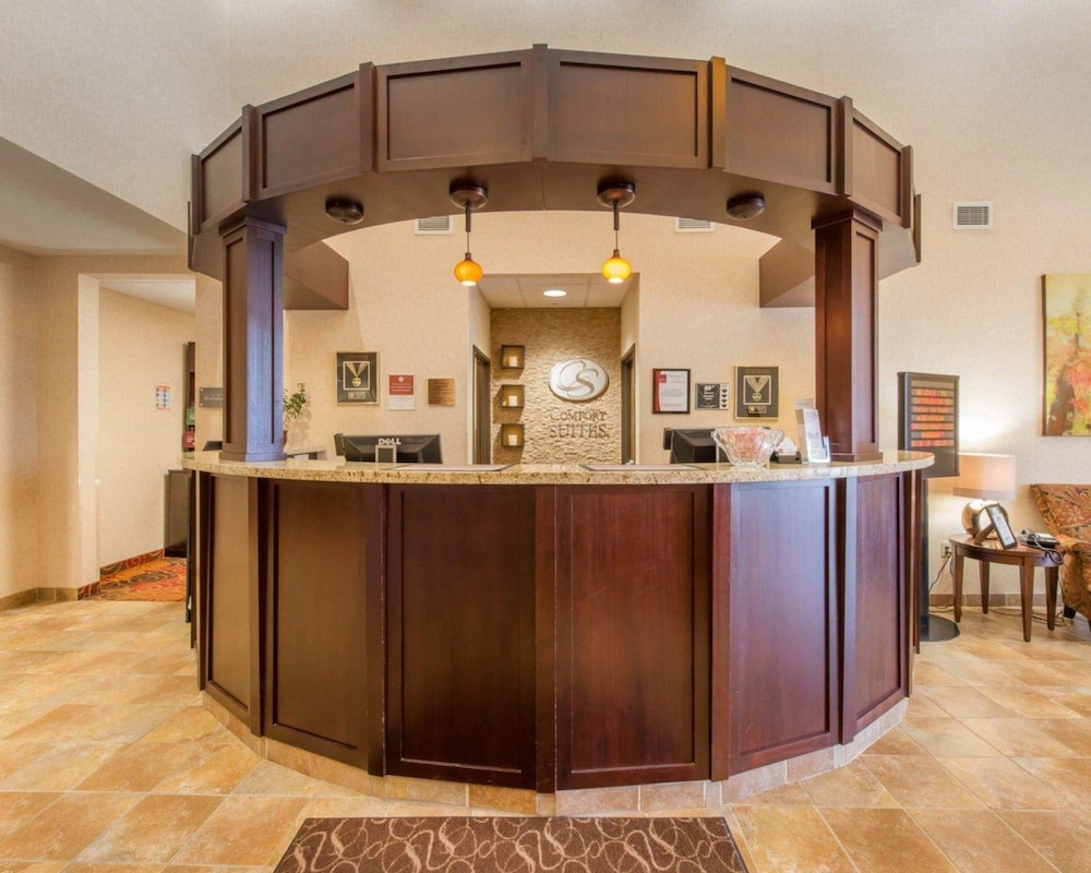 Comfort Suites Altoona North 6/32