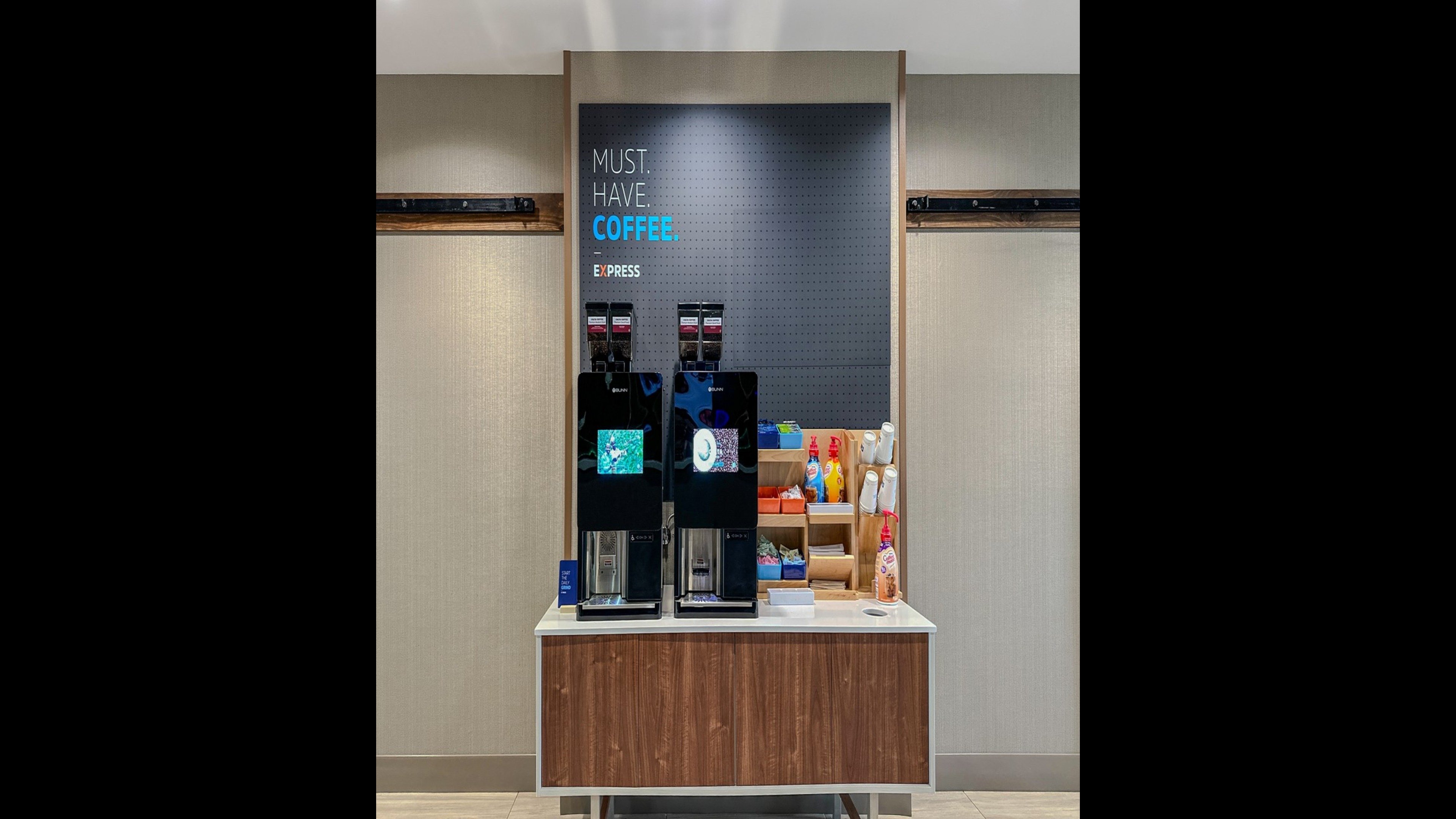 Holiday Inn Express Hotel And Suites Cambridge 10/45