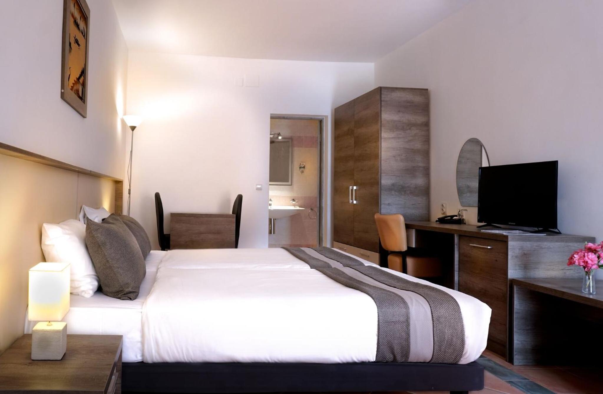 Sunbeach Hotel And Resort 10/26