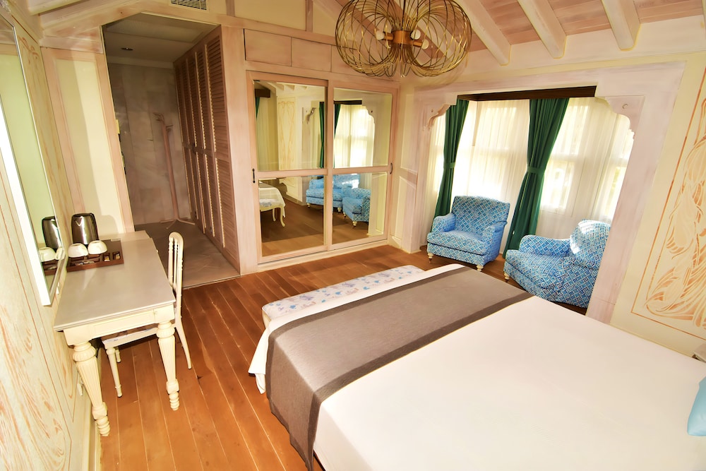 Alacati Onoda Hotel 16/34
