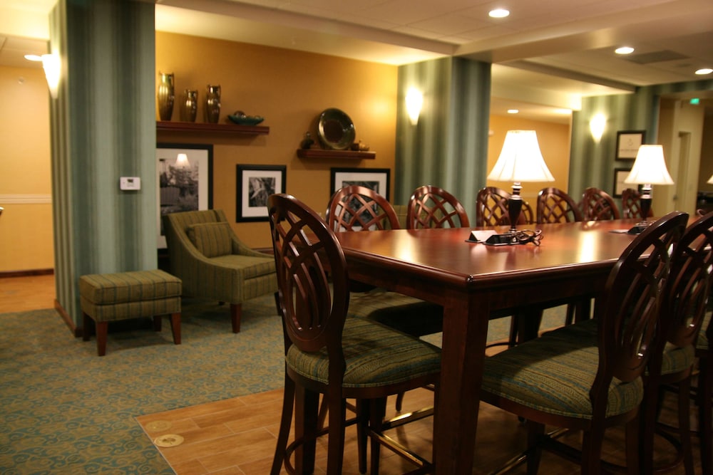 Hampton Inn Brentwood 40/50