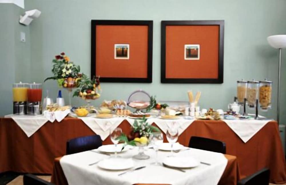restaurant cafeteria
