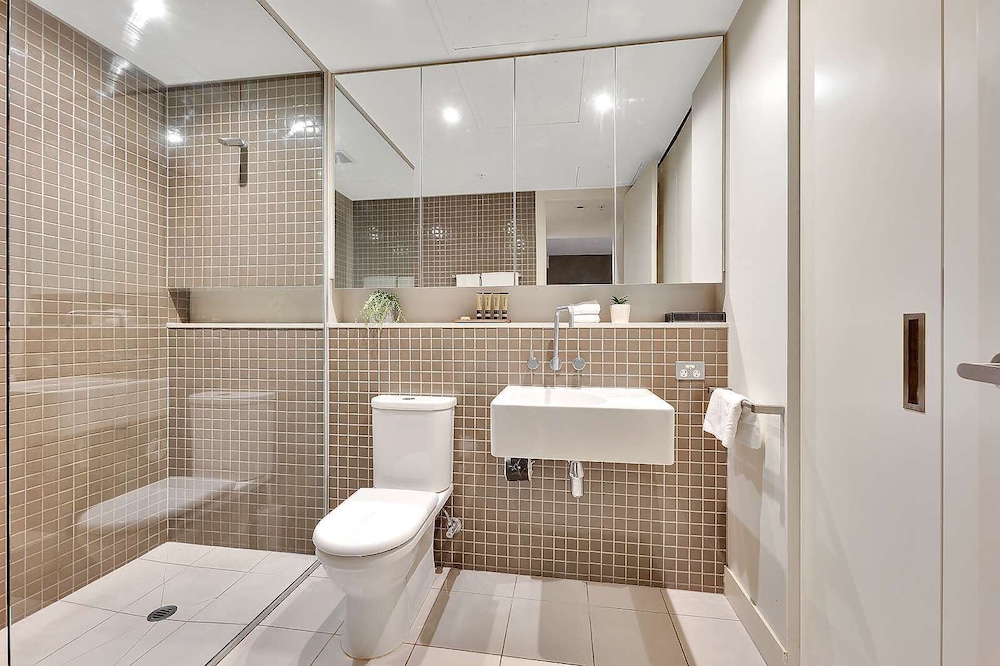 Freshwater Apartments - Corporate Keys 70/71