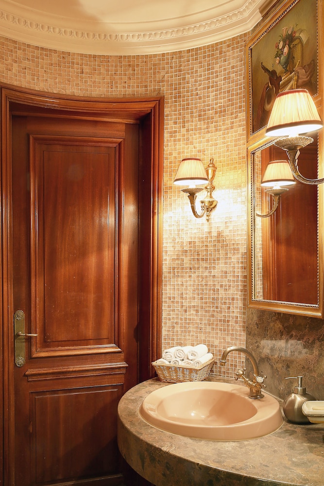 Best Western Premier Trocadero La Tour 12/36