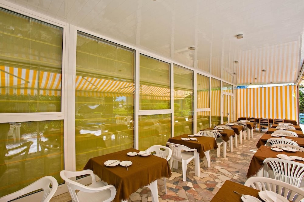 Hotel Antares 10/29