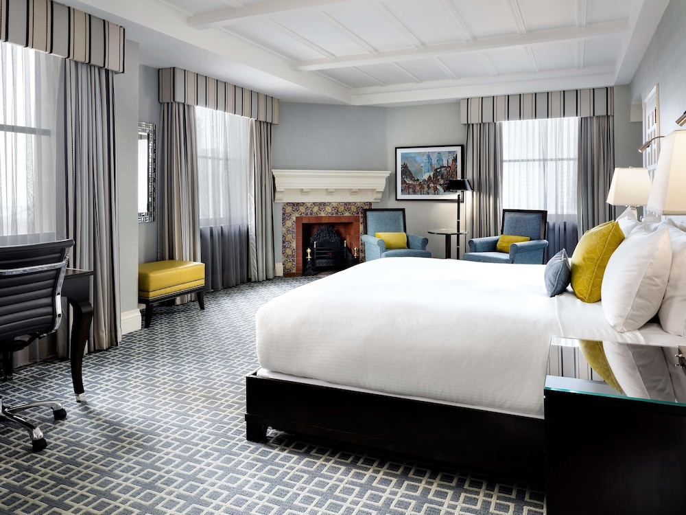 Fairmont Royal York Gold Experience 8/50