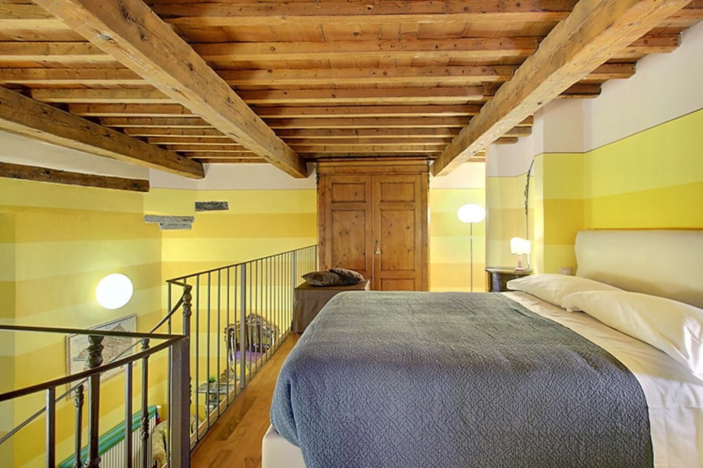 Puccini Apartments 10/50