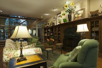 Highland Lake Inn & Resort 53/77