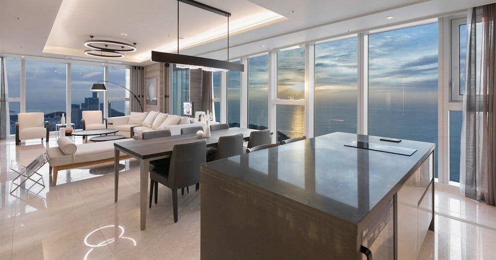 LCT Residence Y Collection 21/50